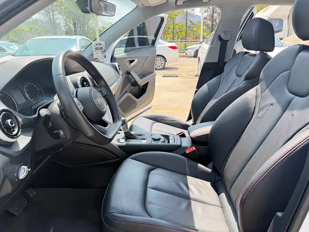 Audi Q2L 2023 из CN, фото 6