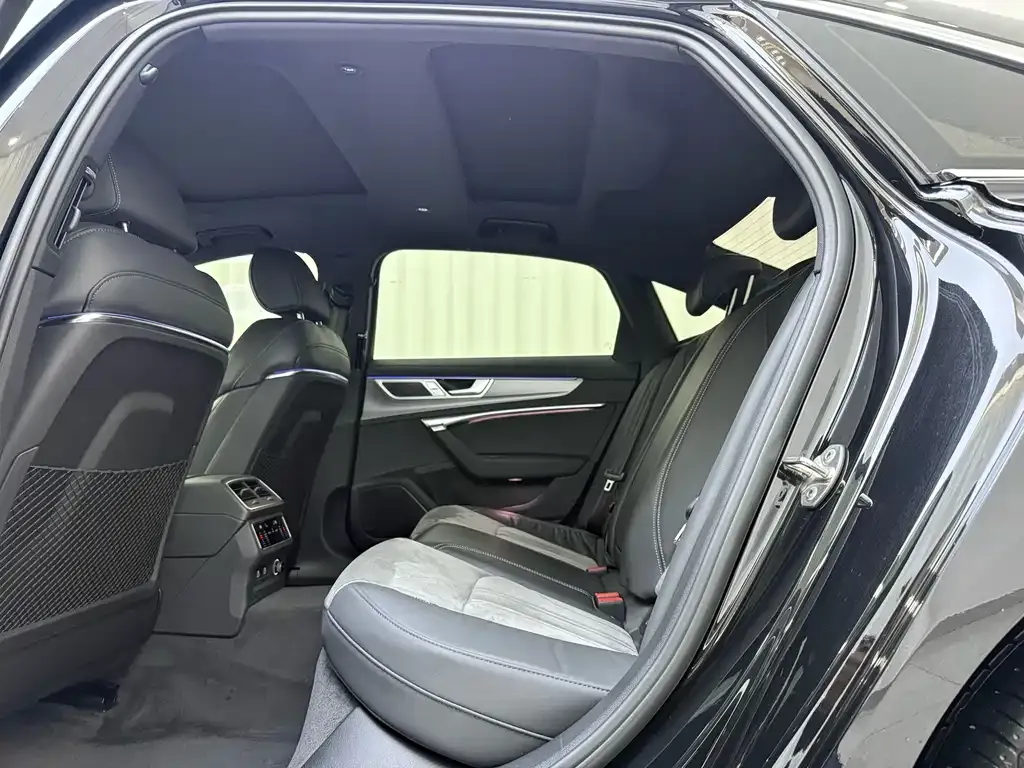 Audi A6L 2024 из CN, фото 2