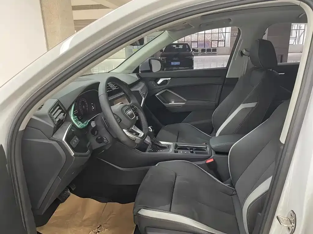 Audi Q3 2024 из CN, фото 8