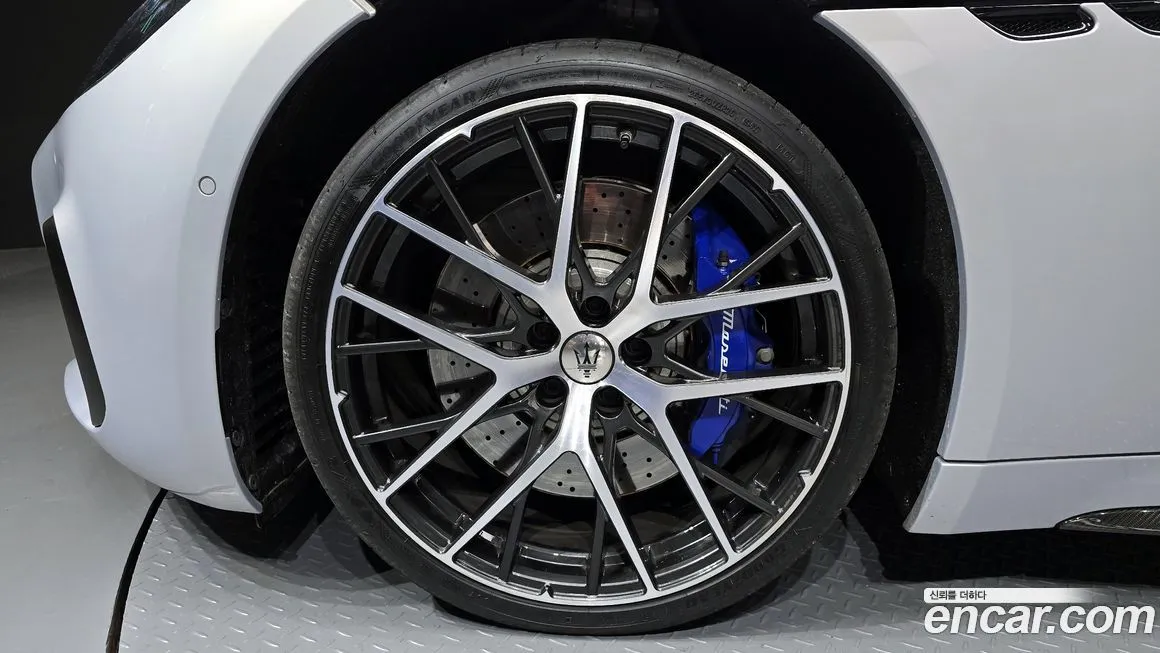 Maserati Gran Cabrio 2024 из KR, фото 4