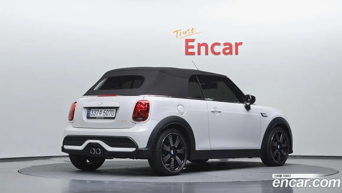 Mini Cooper Convertible 2023 из KR, фото 5