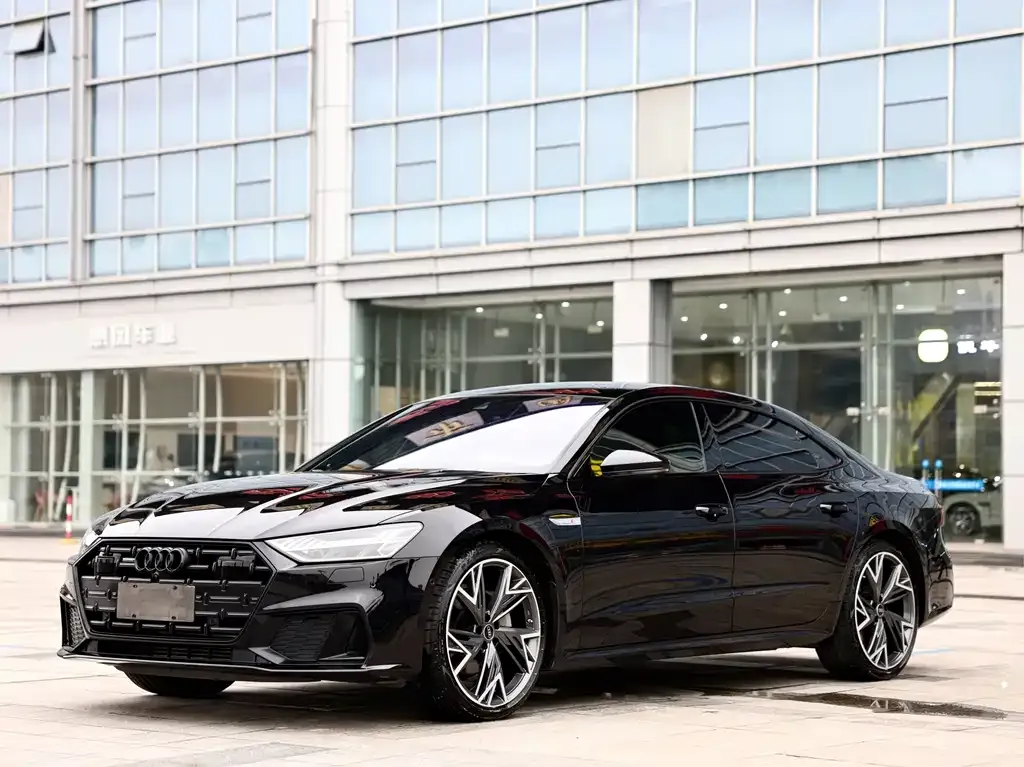 Audi A7L — фото 1