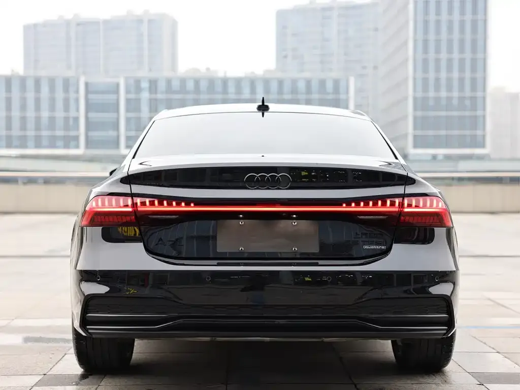 Audi A7L — фото 10