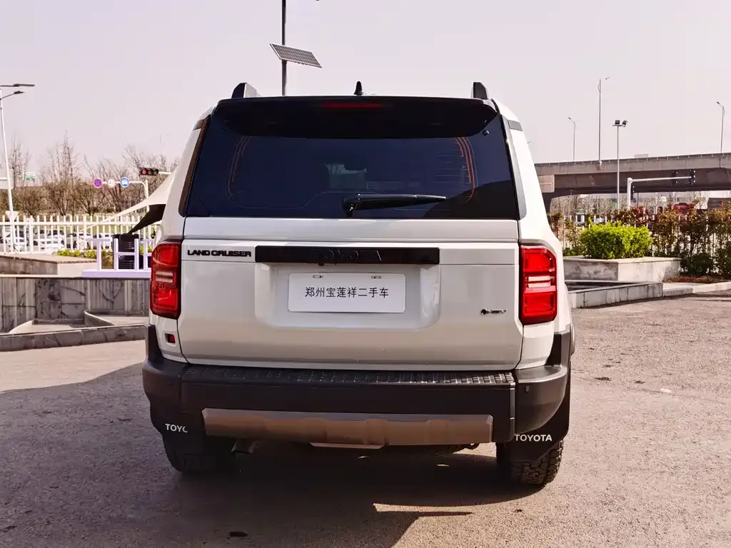 Toyota Prado 2024 из CN, фото 3