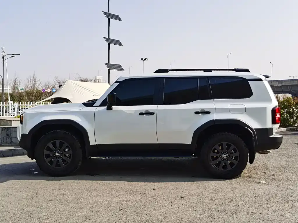 Toyota Prado 2024 из CN, фото 10