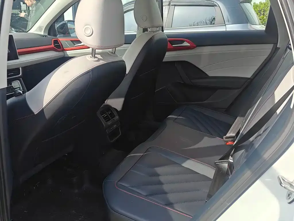 Volkswagen Tharu 2023 из CN, фото 2