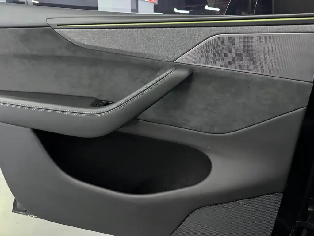 Tesla Model Y 2025 из CN, фото 4