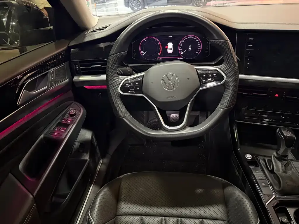 Volkswagen Passat — фото 10