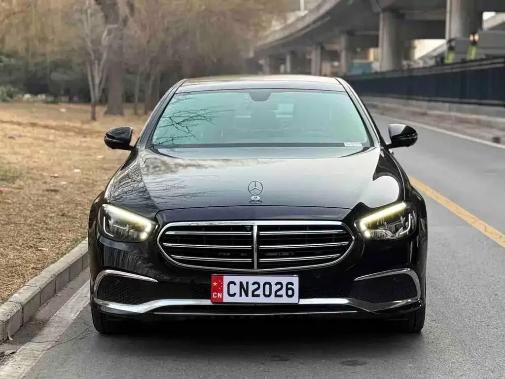 Mercedes-Benz E-Class — фото 10