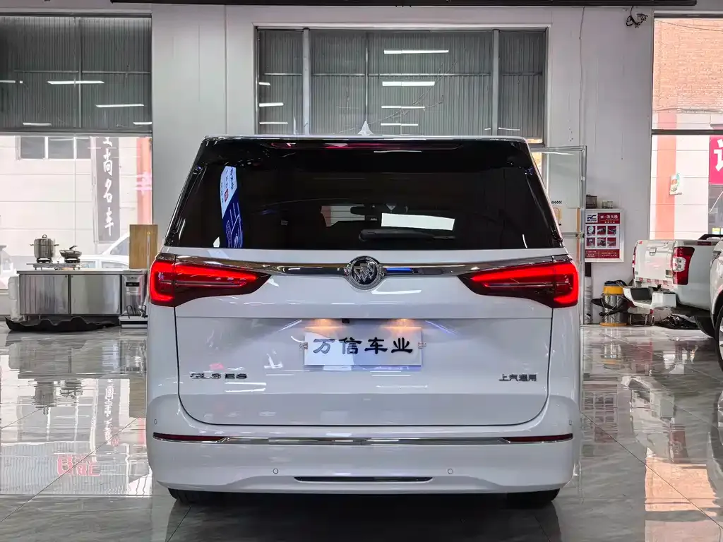 Buick GL8 2024 из CN, фото 3