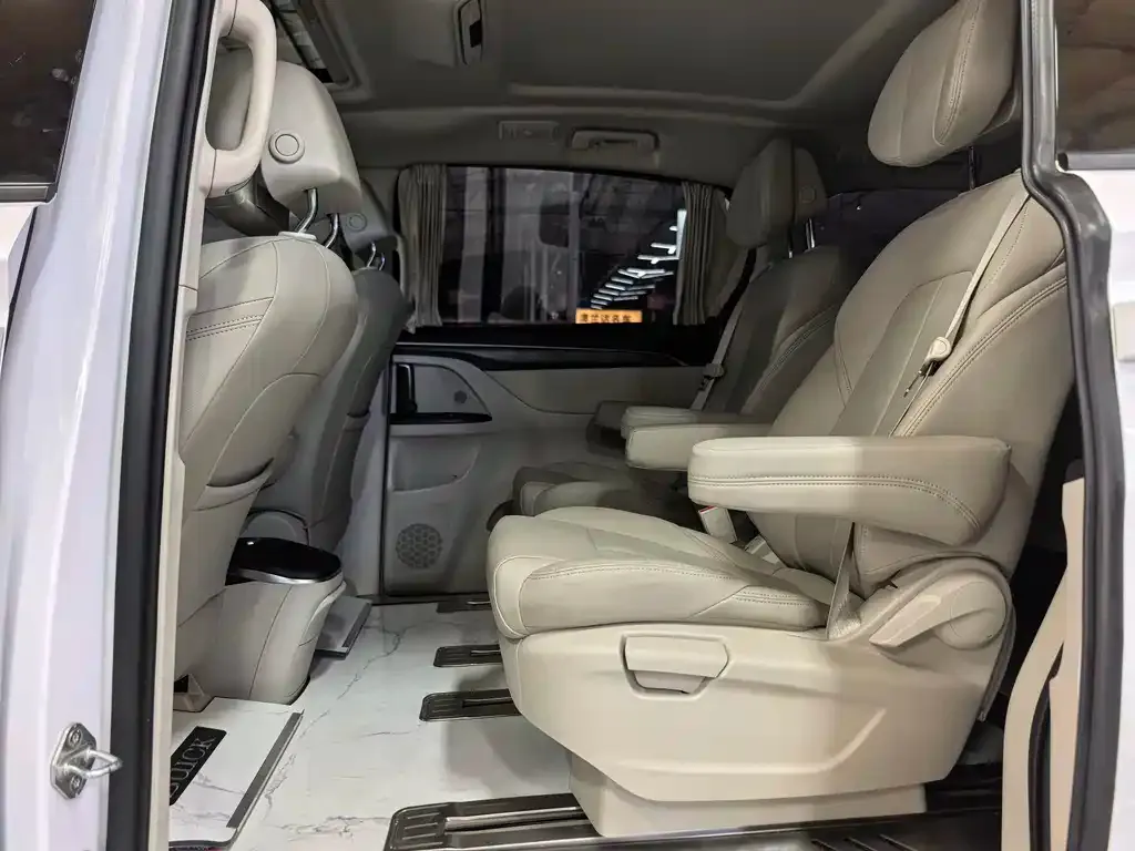 Buick GL8 2024 из CN, фото 6