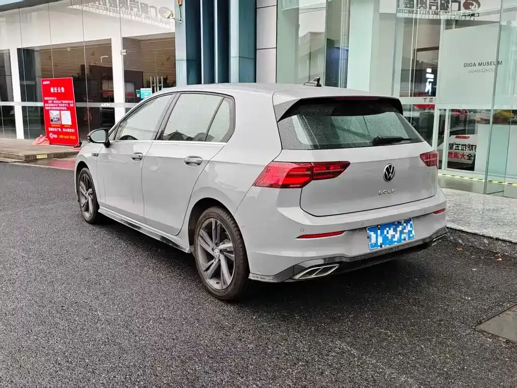 Volkswagen Golf 2024 из CN, фото 4