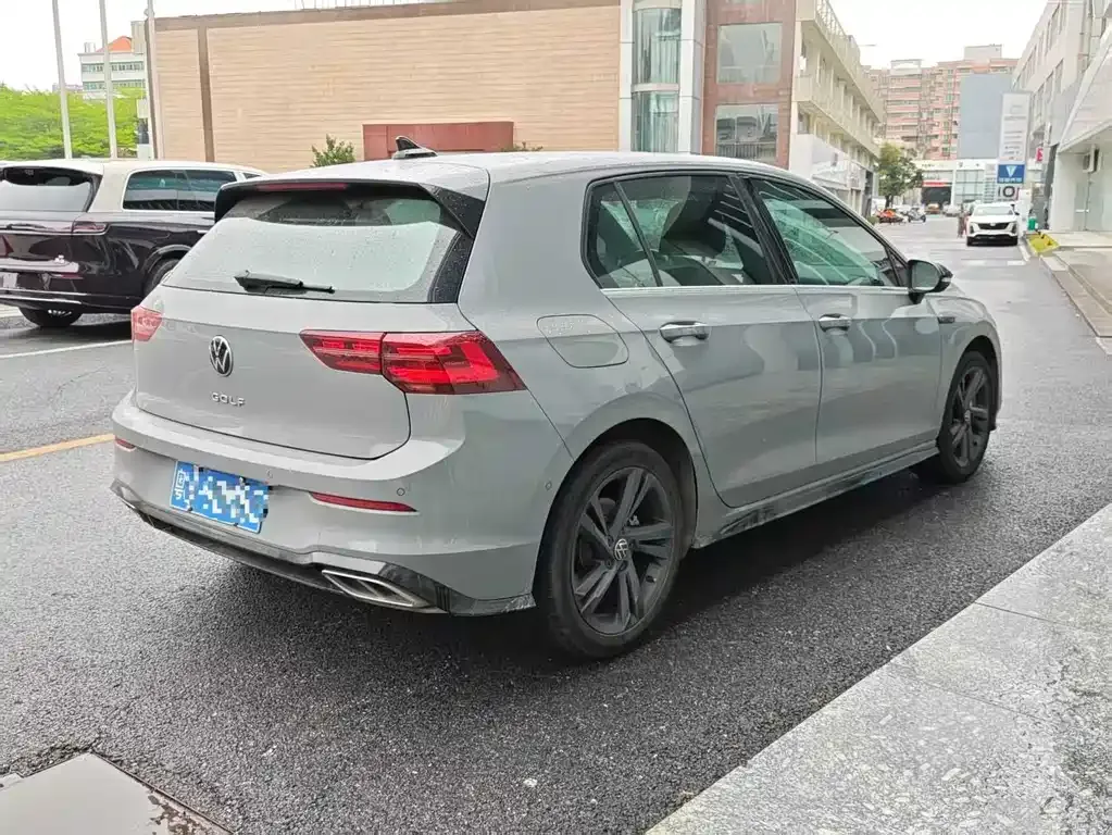 Volkswagen Golf 2024 из CN, фото 6