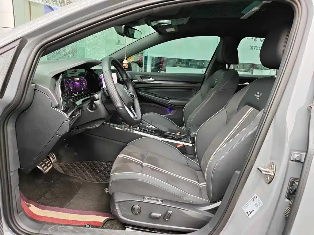 Volkswagen Golf 2024 из CN, фото 10