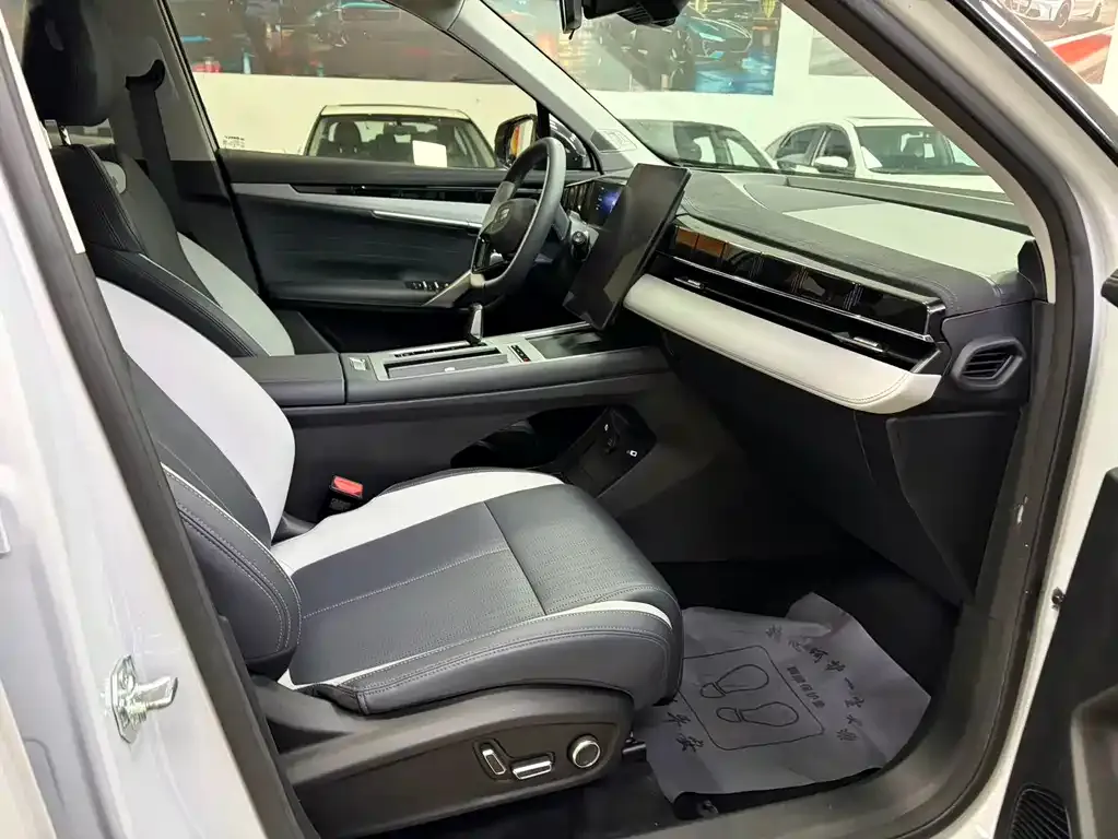 Geely Boyue L 2024 из CN, фото 3