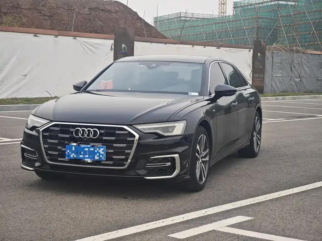 Audi A6L — фото 1