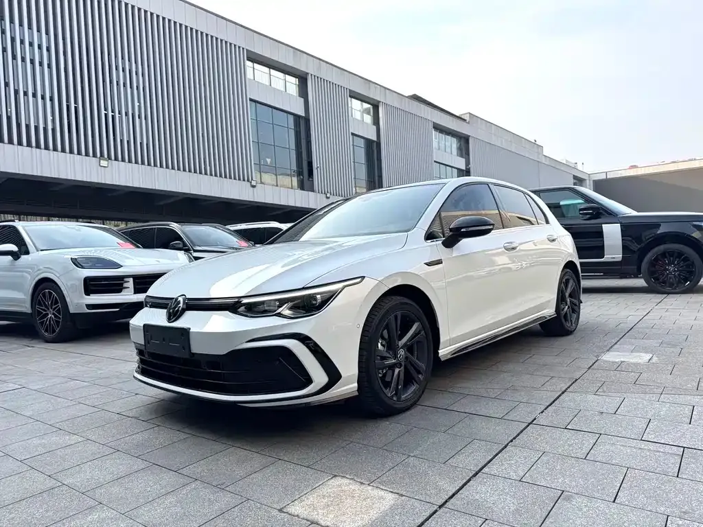 Volkswagen Golf 2023 из CN, фото 7