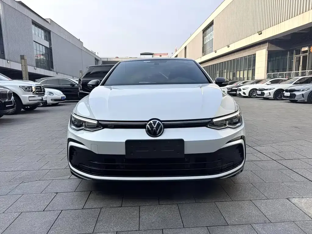 Volkswagen Golf 2023 из CN, фото 4