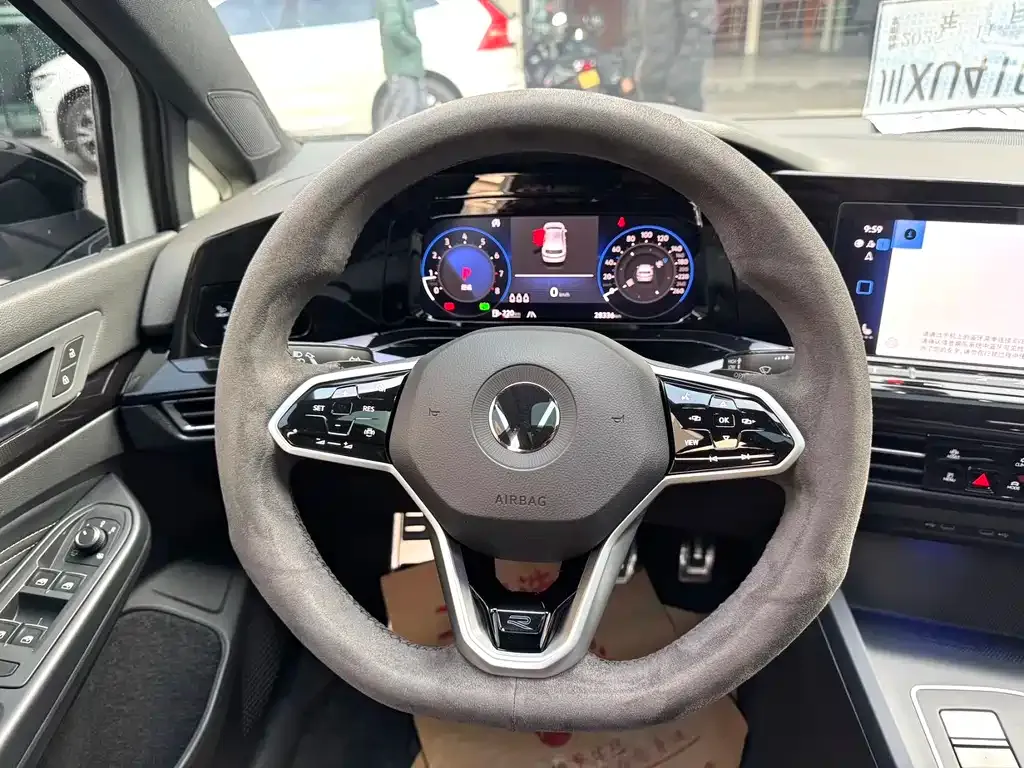 Volkswagen Golf 2023 из CN, фото 5
