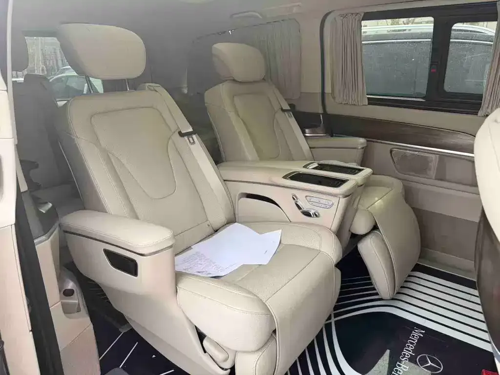 Mercedes-Benz V-Class 2023 из CN, фото 7