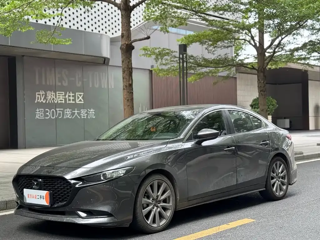 Mazda 3 Axela — фото 1