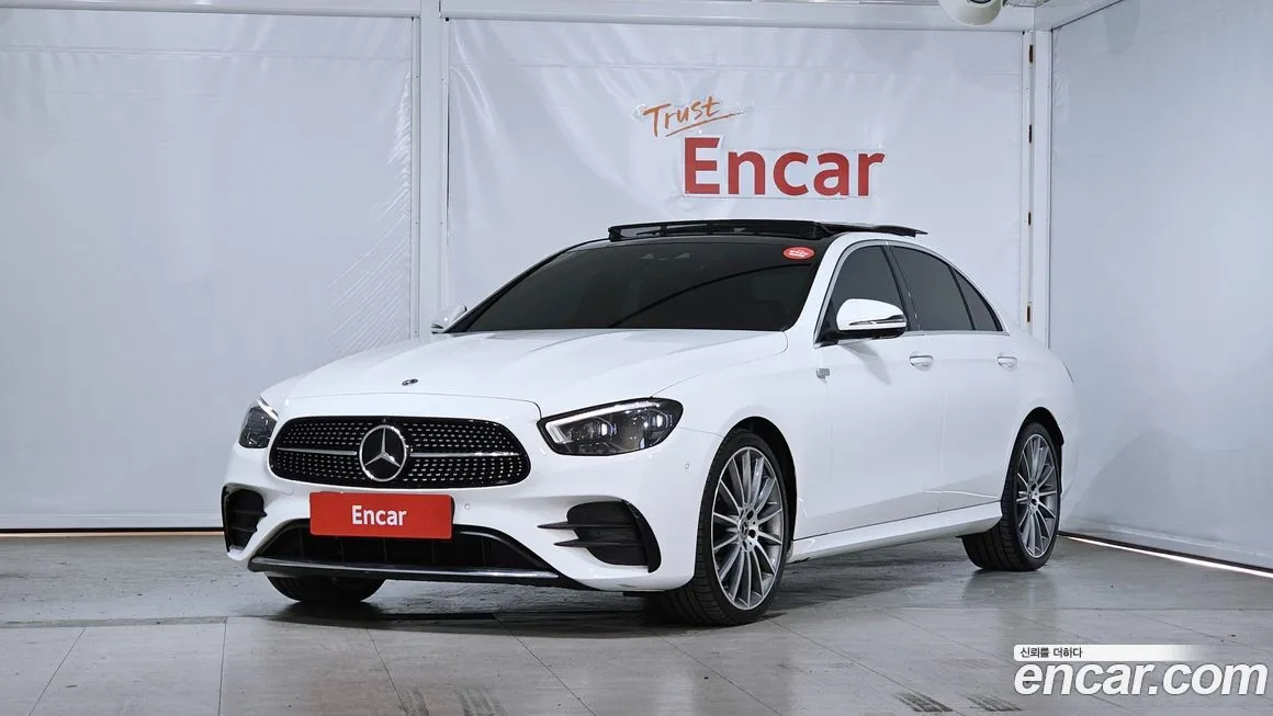 Mercedes-Benz E-Class — фото 1