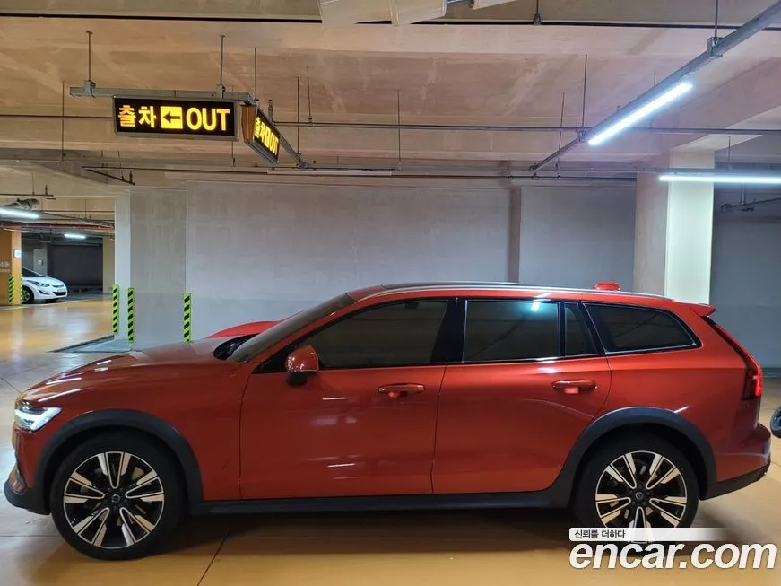 Volvo V60 2022 из KR, фото 3