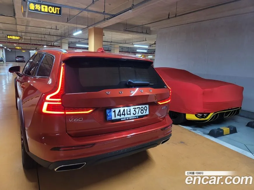 Volvo V60 2022 из KR, фото 2