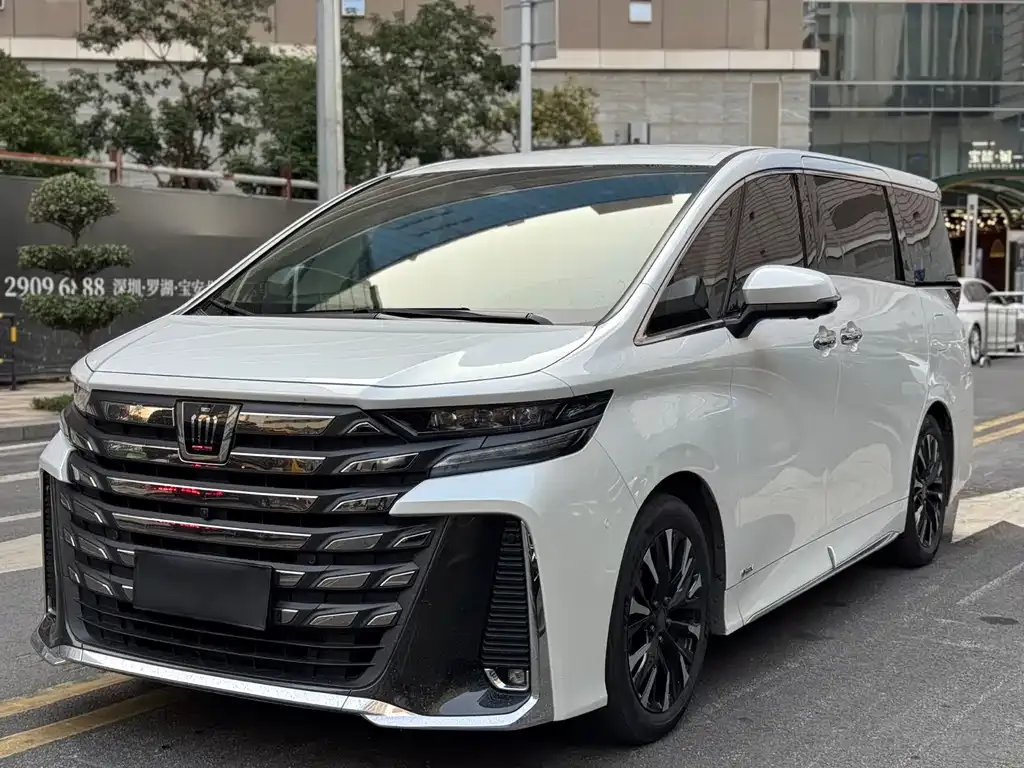 Toyota Vellfire 2024 из CN, фото 1