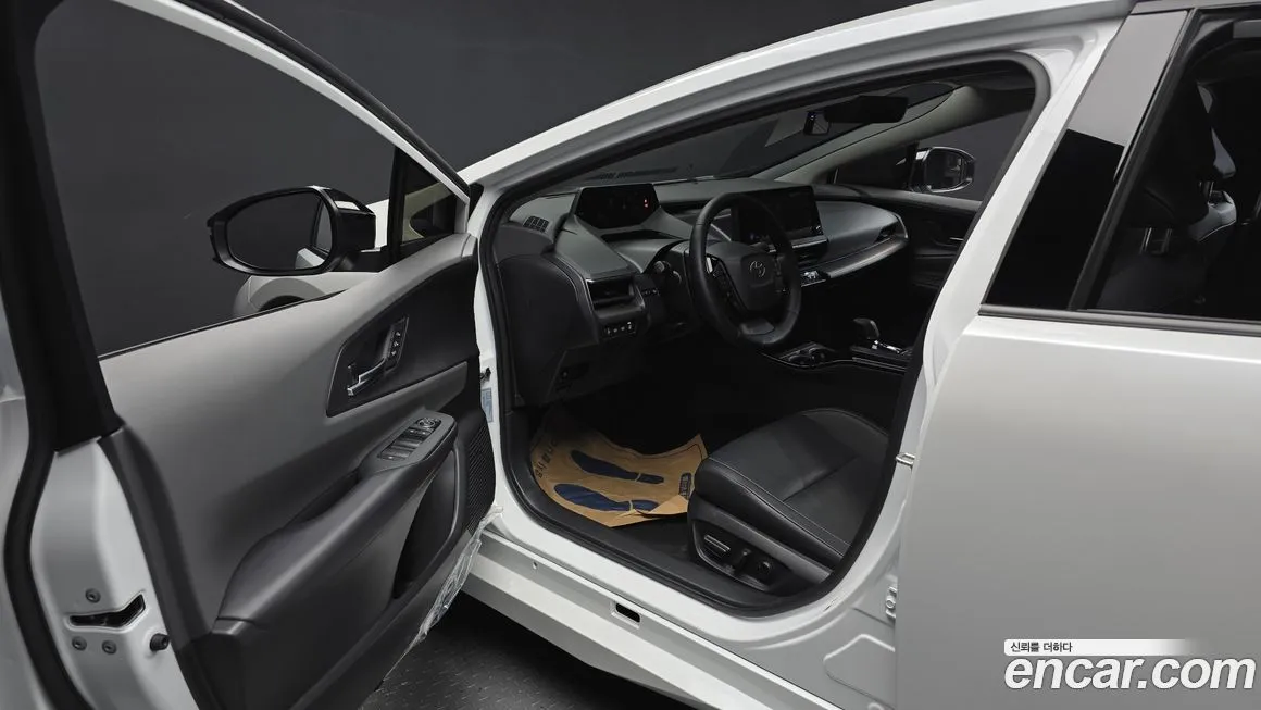 Toyota Prius 2024 из KR, фото 9
