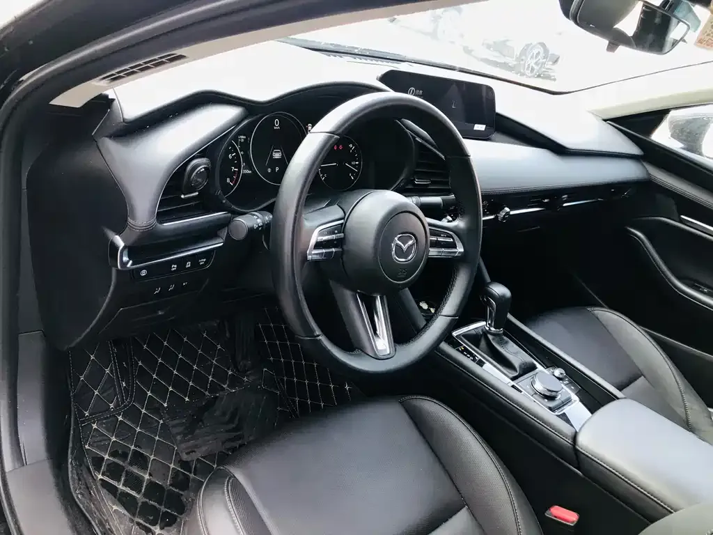 Mazda 3 Axela 2024 из CN, фото 5
