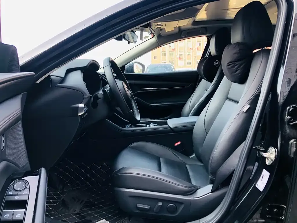 Mazda 3 Axela 2024 из CN, фото 3