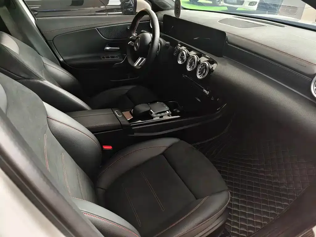 Mercedes-Benz A-Class 2023 из CN, фото 4