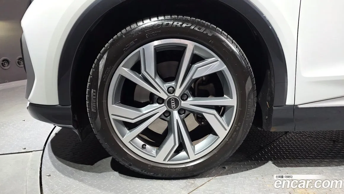 Audi Q4 e-tron 2022 из KR, фото 9