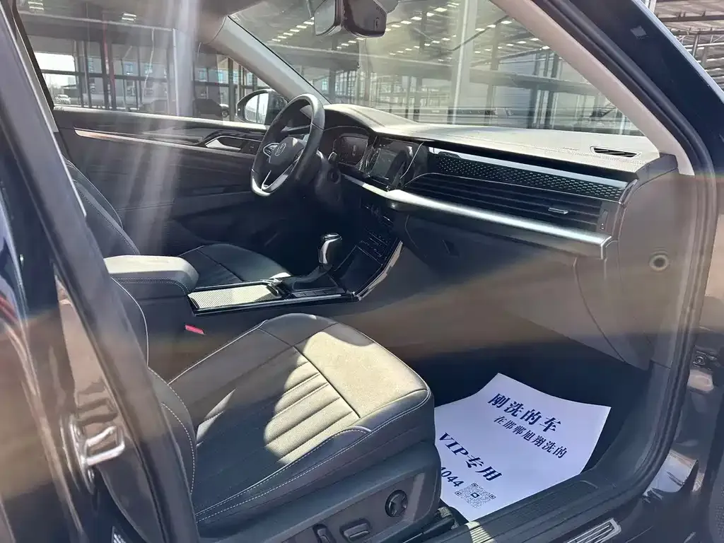 Volkswagen Passat 2023 из CN, фото 7