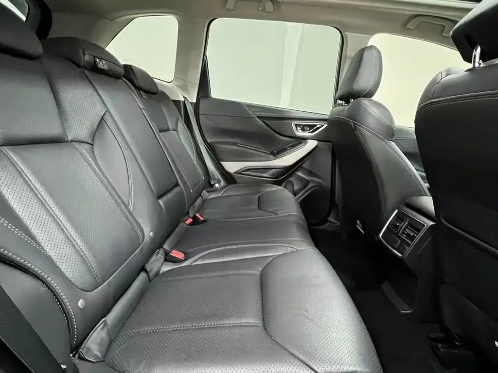 Subaru Forester 2022 из CN, фото 8