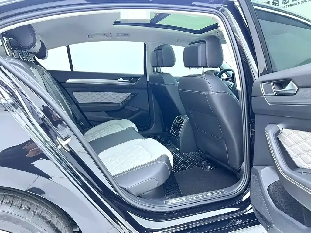 Volkswagen Magotan 2023 из CN, фото 5