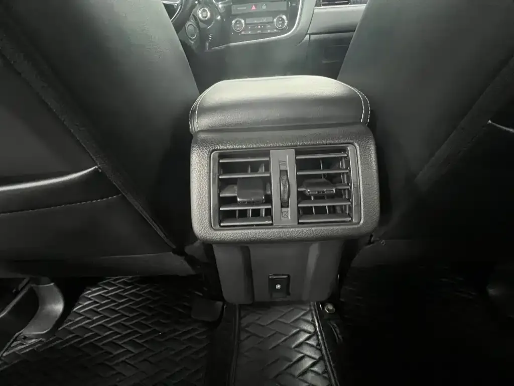 Mitsubishi Outlander 2022 из CN, фото 2