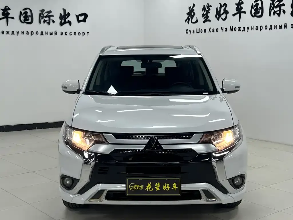 Mitsubishi Outlander 2022 из CN, фото 7