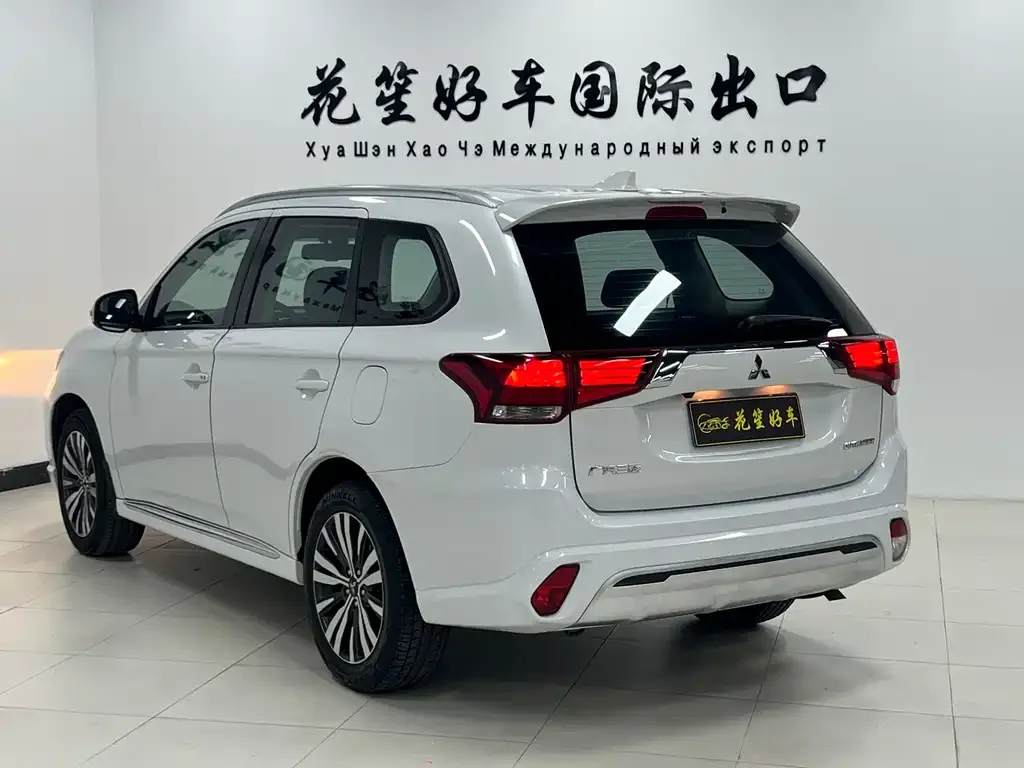 Mitsubishi Outlander 2022 из CN, фото 6