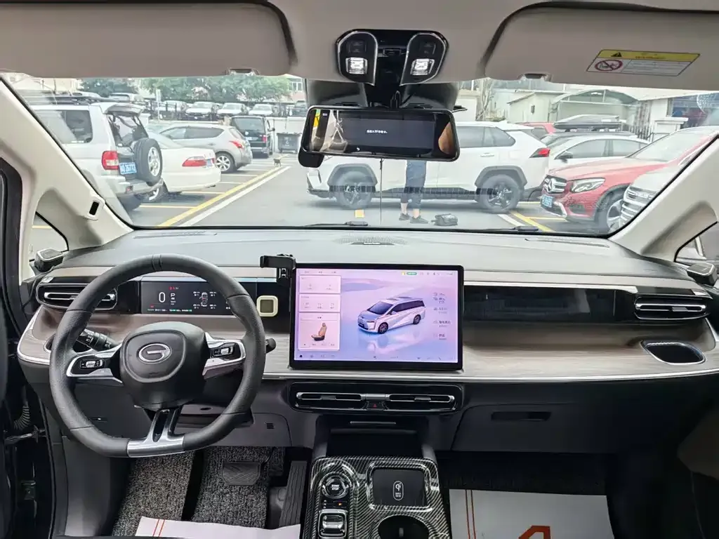 GAC Motor E8 Hybrid — фото 2