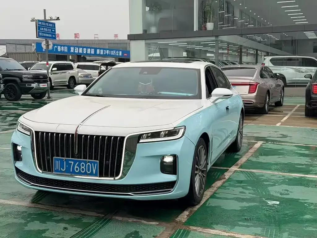 Hongqi H9 — фото 1