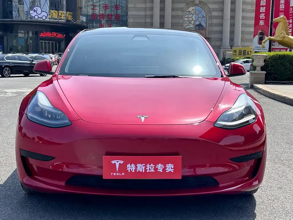 Tesla Model 3 — фото 9