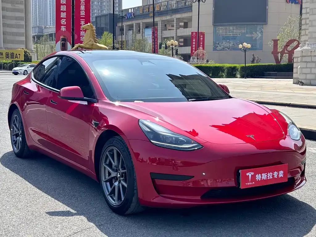 Tesla Model 3 — фото 10