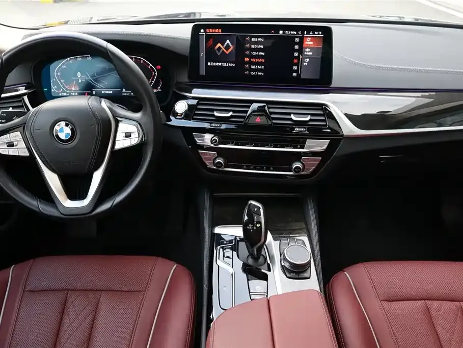 BMW 5 Series — фото 8