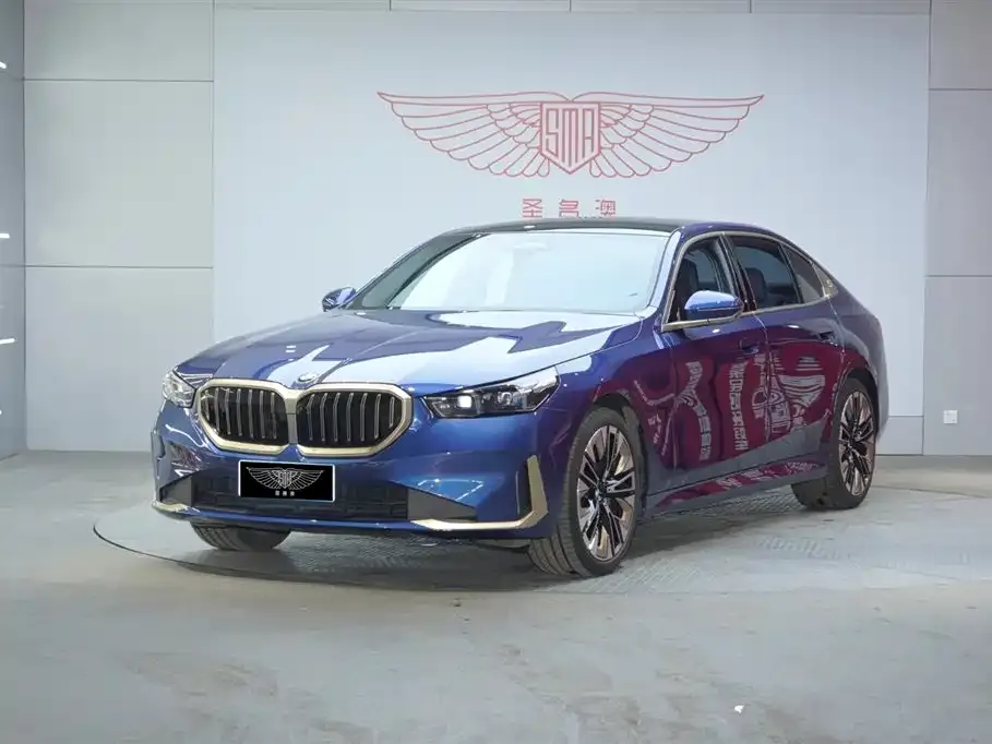 BMW 5 Series 2024 из CN, фото 1