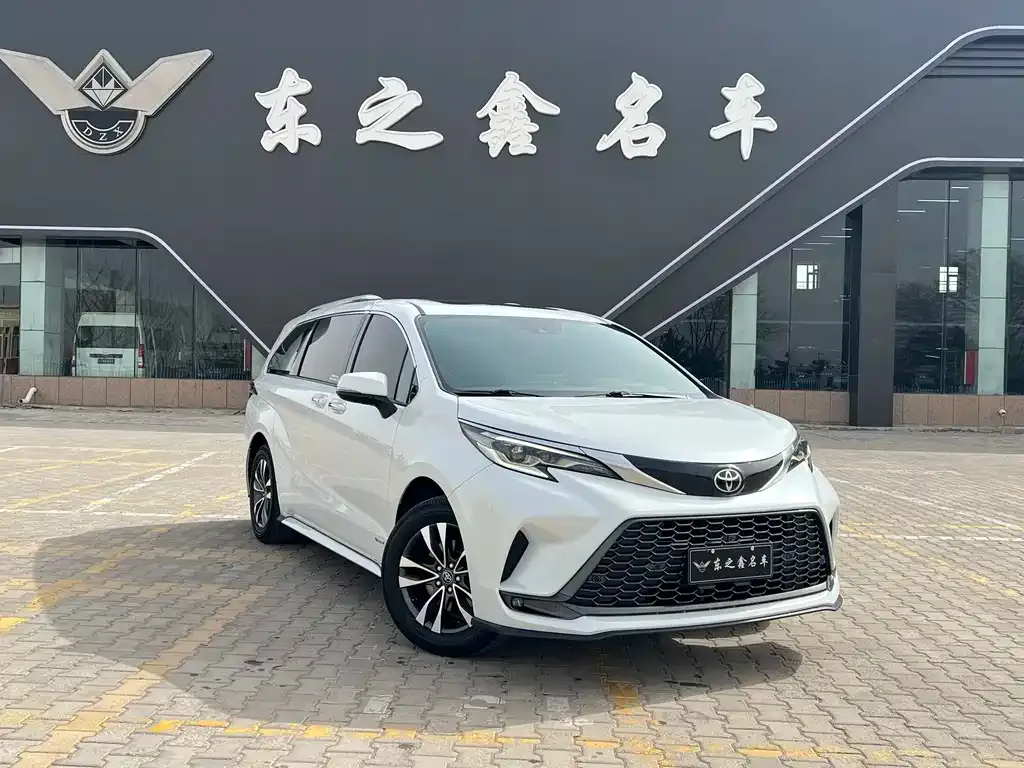Toyota Granvia 2024 из CN, фото 4