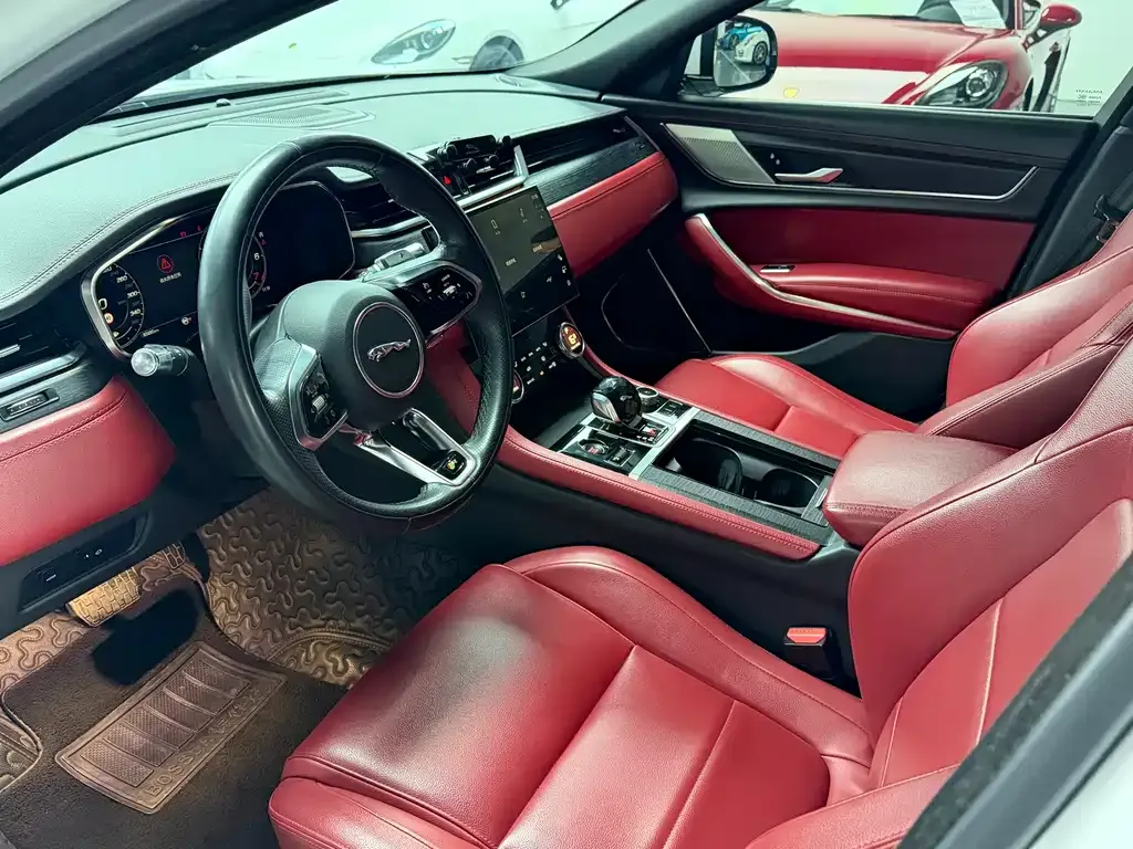 Jaguar XFL — фото 10
