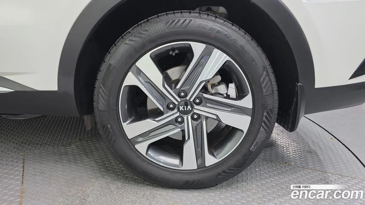Kia Sorento — фото 9