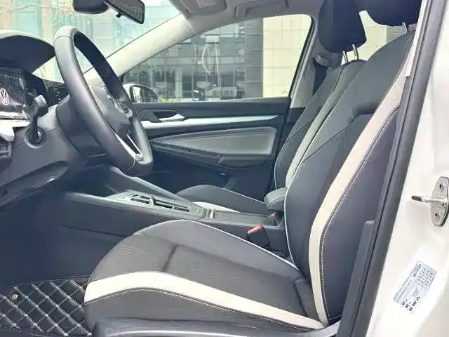 Volkswagen Golf 2022 из CN, фото 4